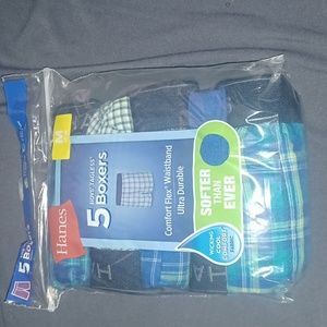 Boys tagless Hanes boxers medium size 10/12 brand new. 5 pack